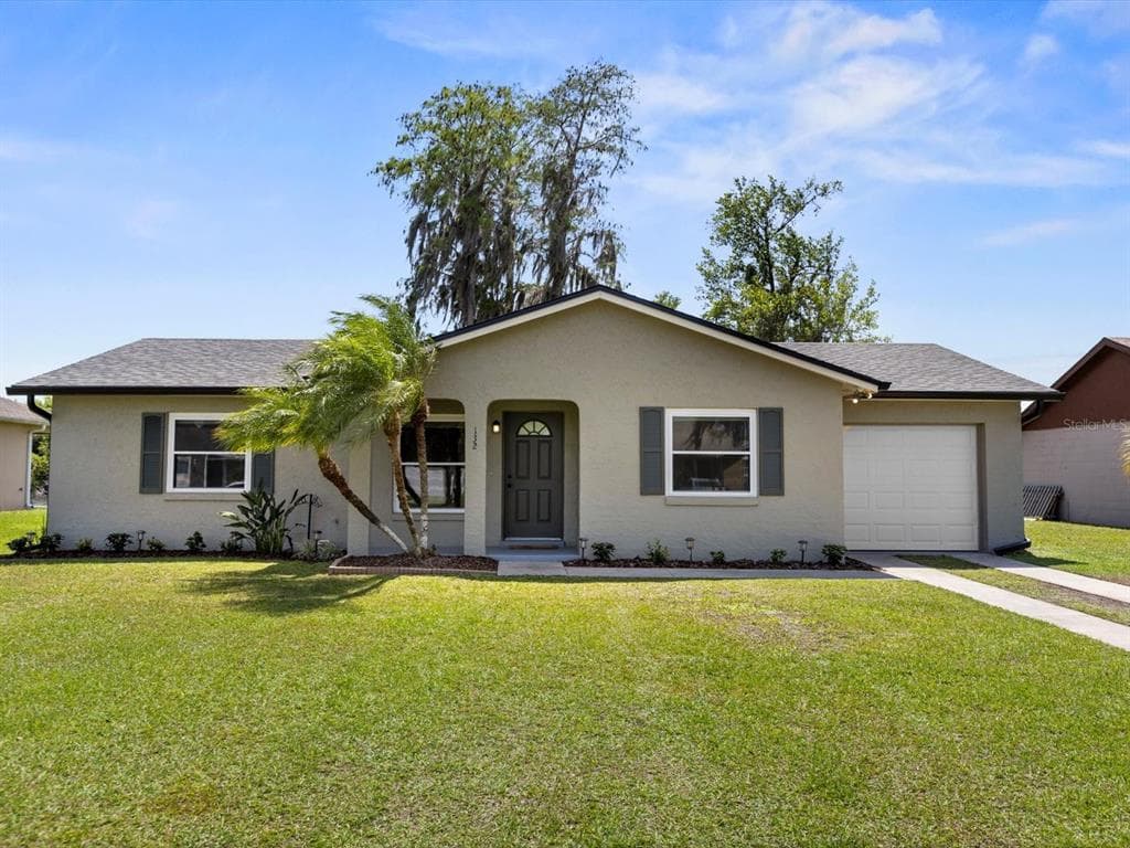132 HOLLYHOCK COURT KISSIMMEE, FL 34743