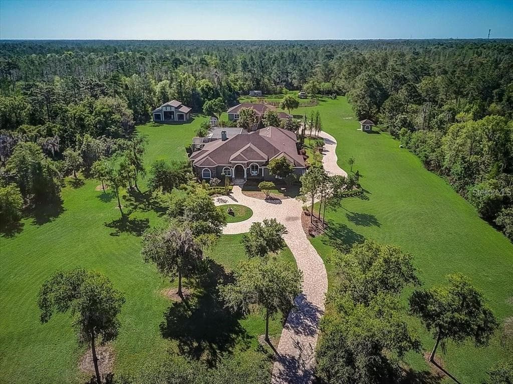 2014 PIONEER DRIVE LAKELAND, FL 33809