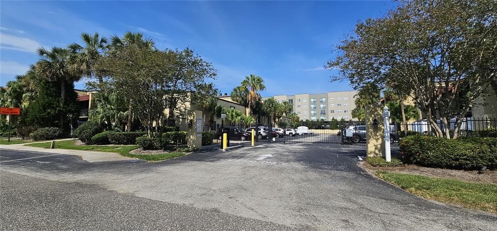 110 ALAMEDA COURT UNIT 130 TAMPA, FL 33609