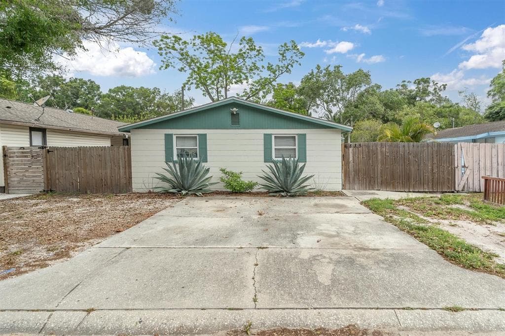 6835 48TH AVENUE N ST PETERSBURG, FL 33709