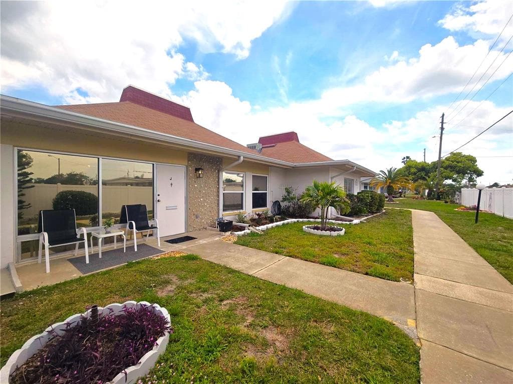 4345 TAHITIAN GARDENS CIRCLE UNIT J HOLIDAY, FL 34691