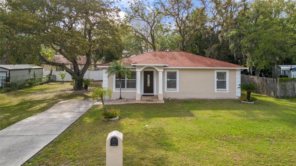 10422 N OJUS DRIVE TAMPA, FL 33617