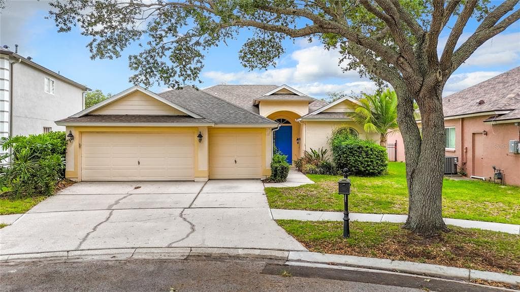 19003 FALCONS PLACE TAMPA, FL 33647