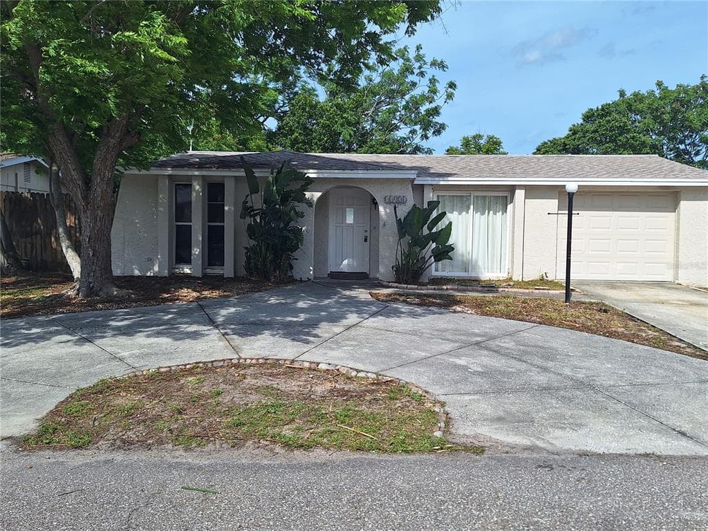 11031 MCKINLEY DRIVE PORT RICHEY, FL 34668