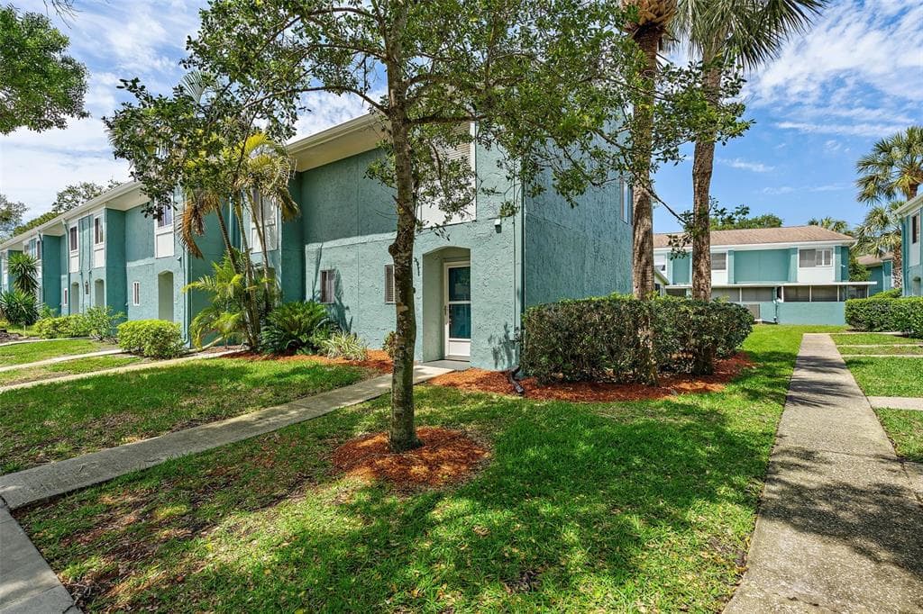 129 114TH AVENUE N UNIT 129