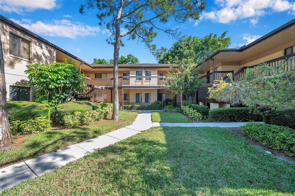 2693 SABAL SPRINGS CIRCLE UNIT 203 CLEARWATER, FL 33761