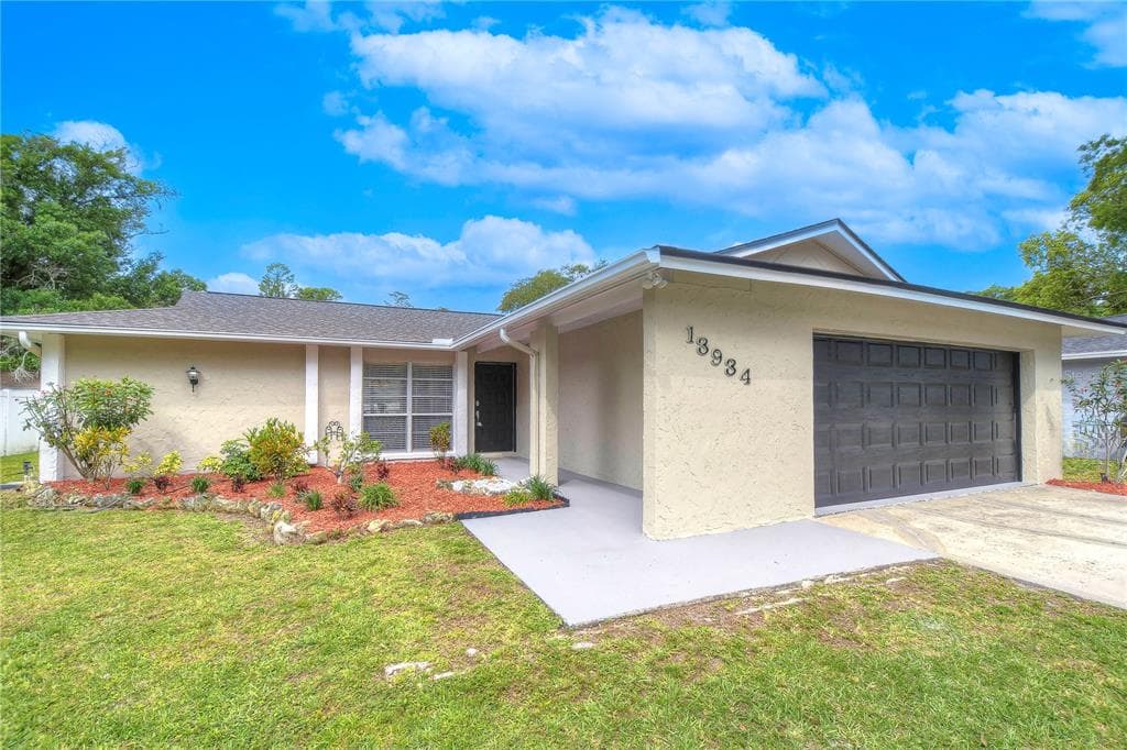 13934 FARMINGTON BOULEVARD TAMPA, FL 33625