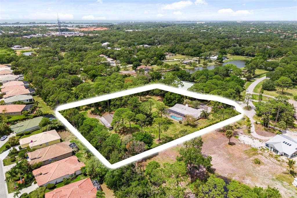 800 EAGLENOOK WAY OSPREY, FL 34229