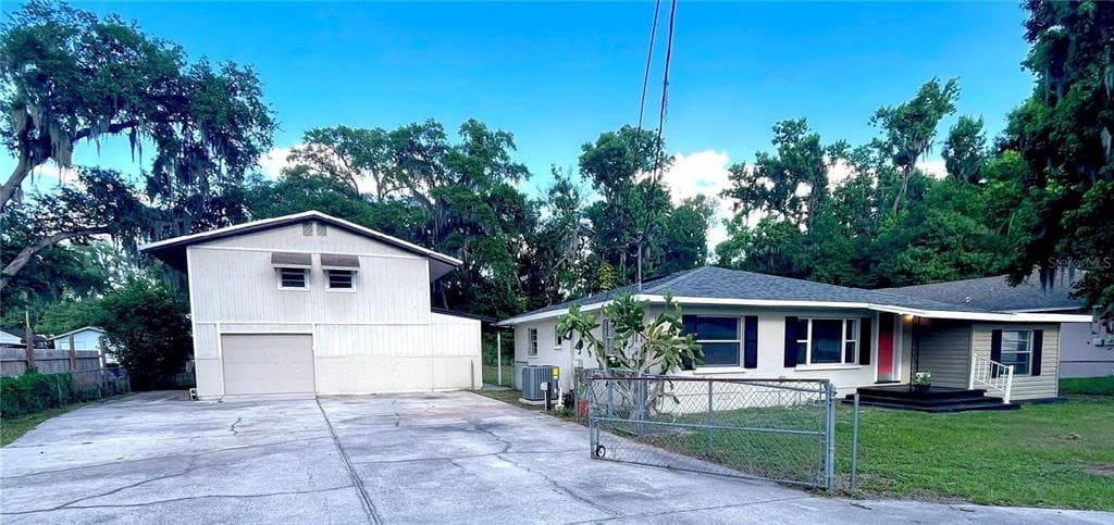 904 N FERRELL STREET PLANT CITY, FL 33563