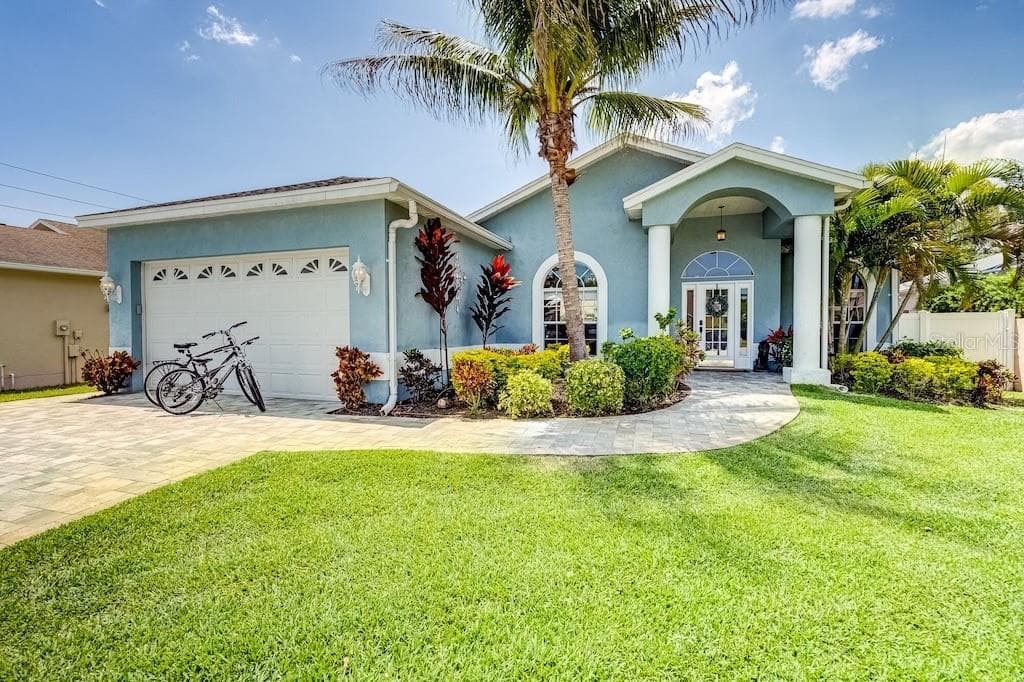 7832 AMBER COURT SEMINOLE, FL 33772
