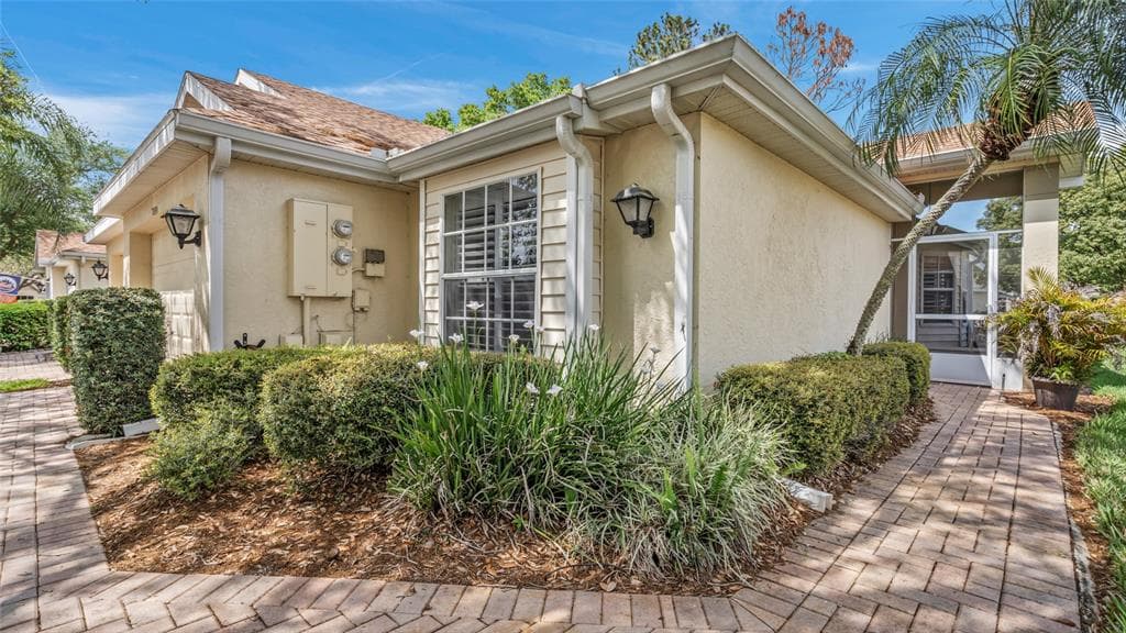 2409 NEW HAVEN COURT SUN CITY CENTER, FL 33573