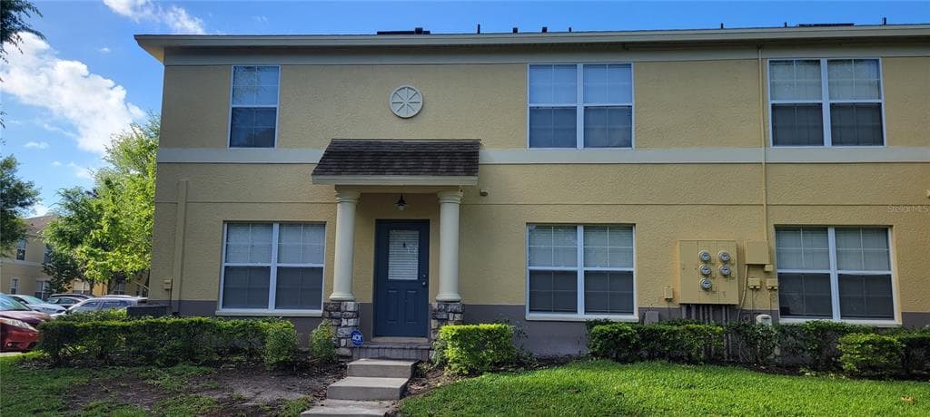 3339 SPY TOWER COURT VALRICO, FL 33594