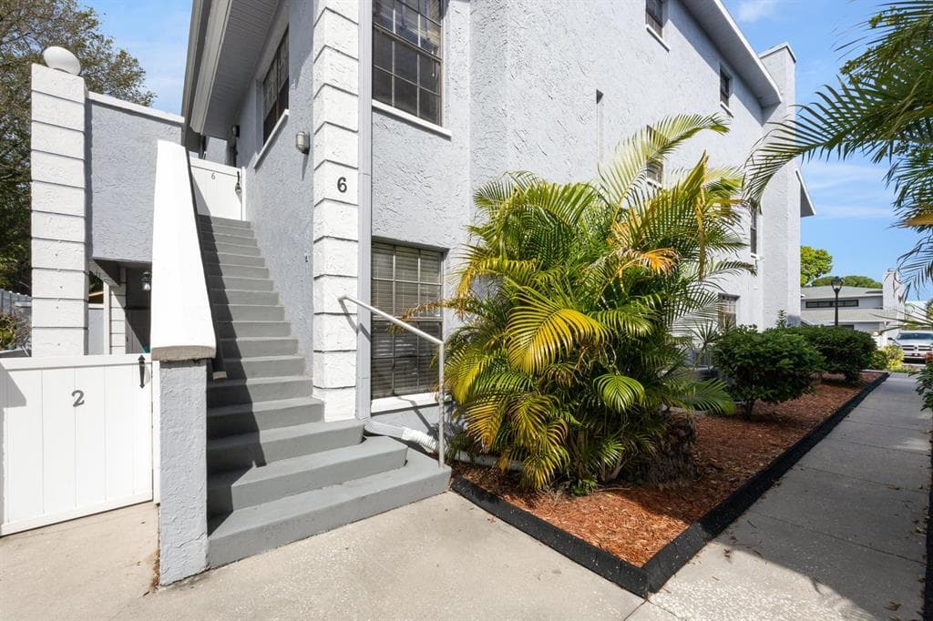 5744 CALAIS BOULEVARD N UNIT 6 ST PETERSBURG, FL 33714
