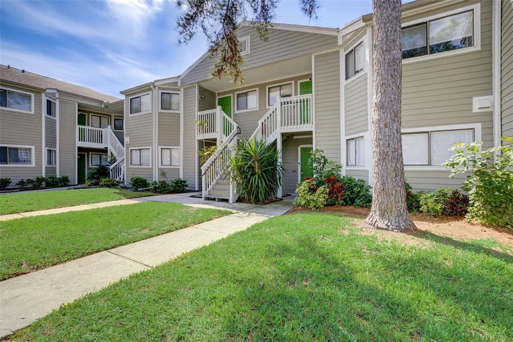 7298 ULMERTON RD UNIT 606 LARGO, FL 33771