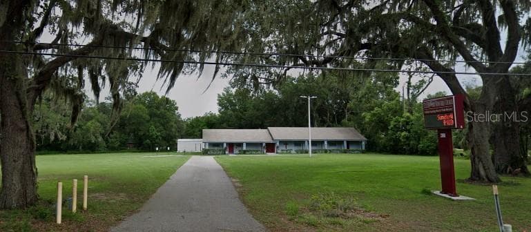 2808 S KINGSWAY ROAD SEFFNER, FL 33584