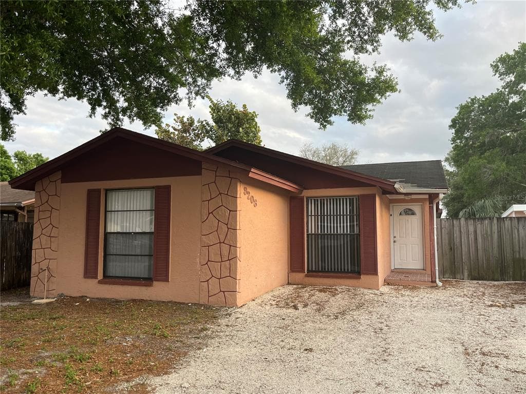 9208 SPY GLASS COURT TAMPA, FL 33615