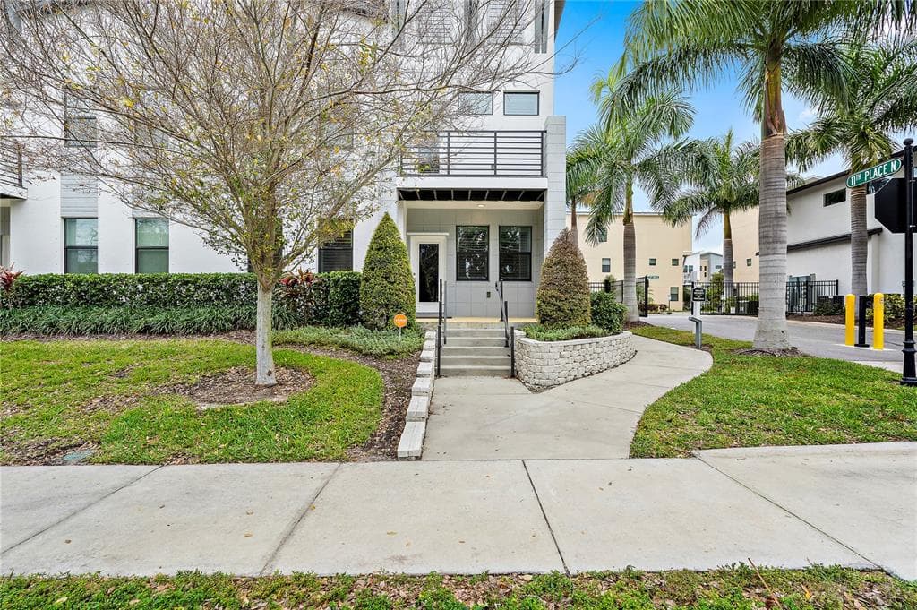 1110 25TH STREET N