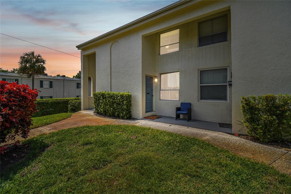 4525 LA CAPRI COURT TAMPA, FL 33611