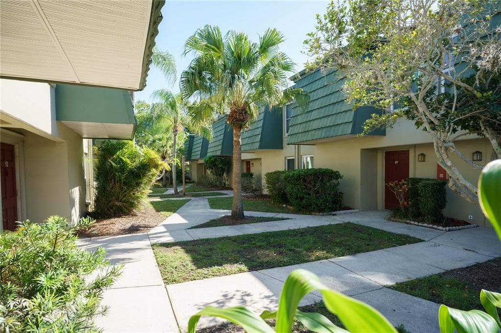 1799 N HIGHLAND AVENUE UNIT 50 CLEARWATER, FL 33755