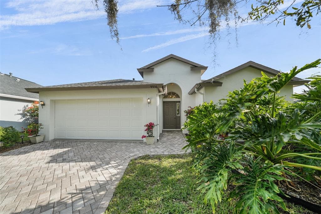 9936 STOCKBRIDGE DRIVE TAMPA, FL 33626
