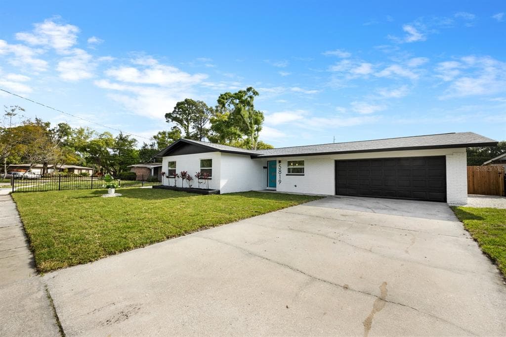 5819 LIVERPOOL DRIVE TAMPA, FL 33615