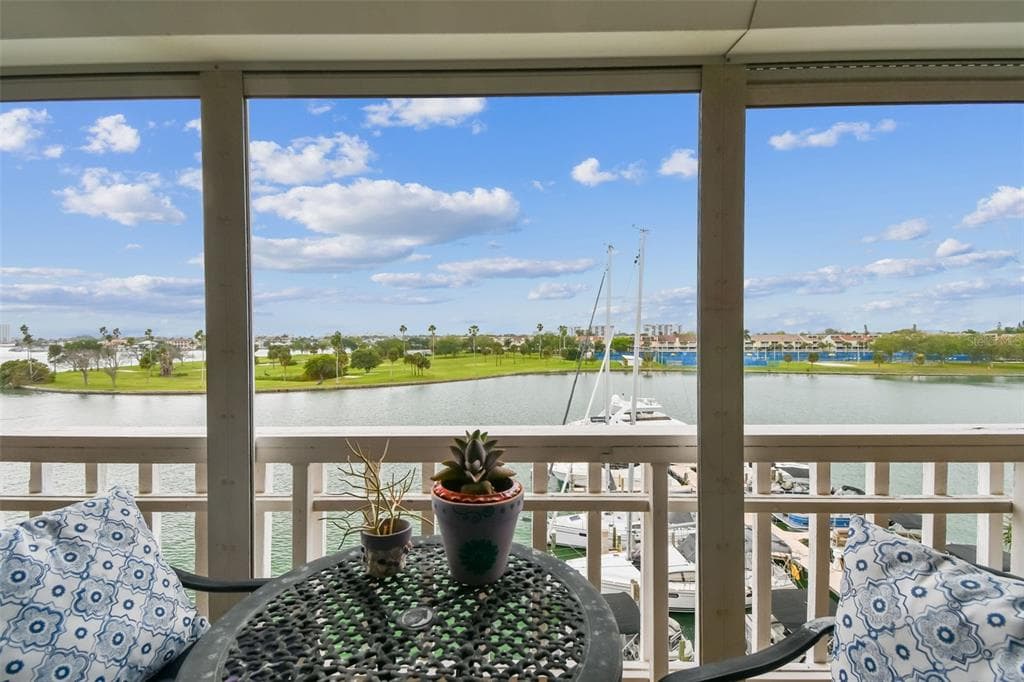 450 TREASURE ISLAND CAUSEWAY UNIT 512 TREASURE ISLAND, FL 33706