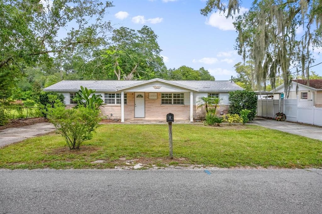 1805 N TAYLOR ROAD BRANDON, FL 33510