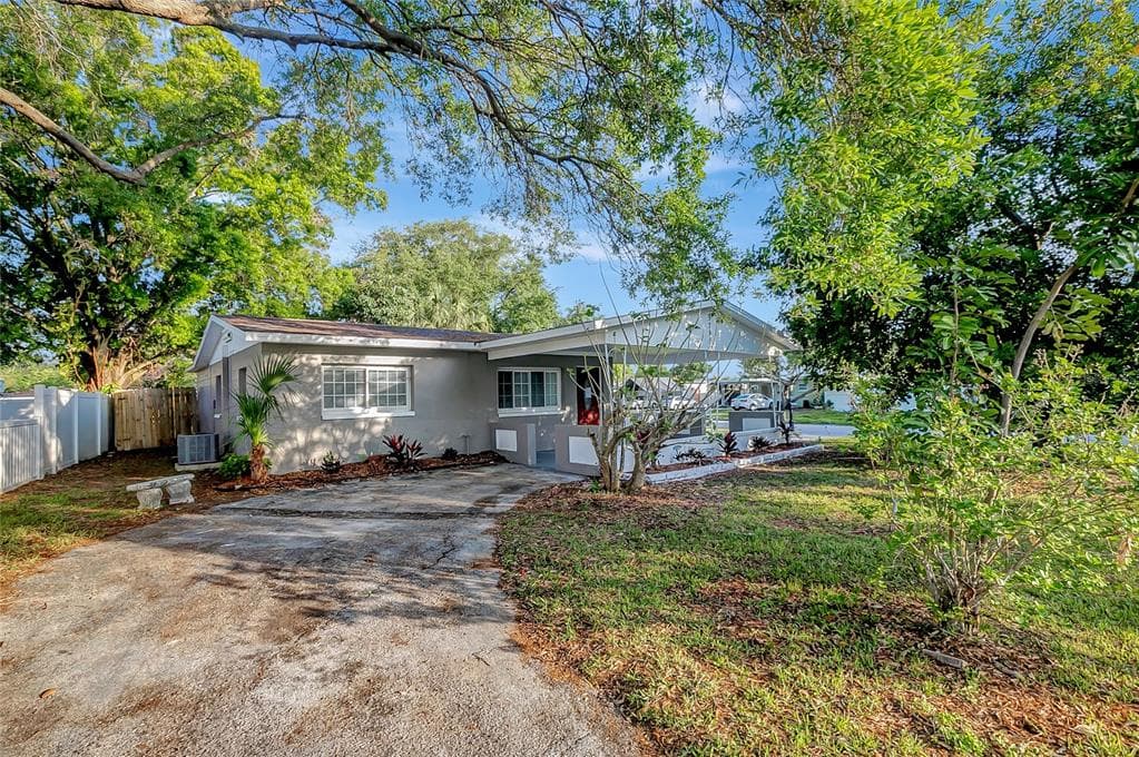 9780 PARK LAKE DRIVE N PINELLAS PARK, FL 33782