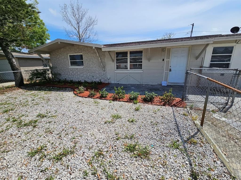2040 MAUREEN DRIVE HOLIDAY, FL 34690