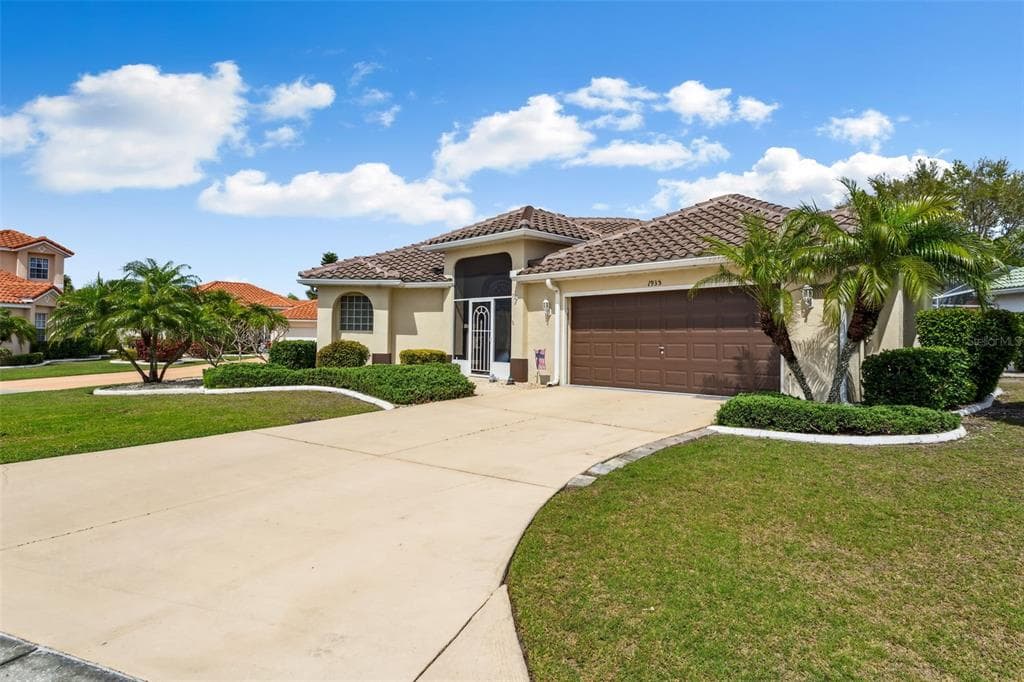 1935 S PEBBLE BEACH BOULEVARD UNIT 21 SUN CITY CENTER, FL 33573