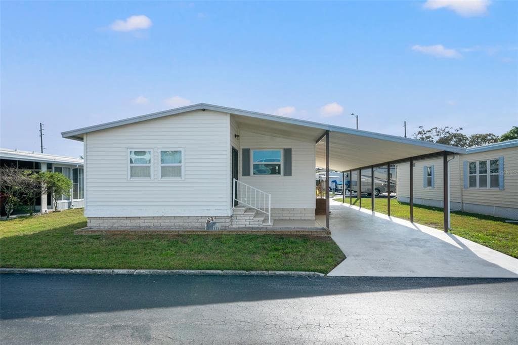 2126 KAHALA DRIVE HOLIDAY, FL 34691