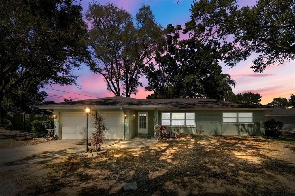 1600 FRUITWOOD DRIVE