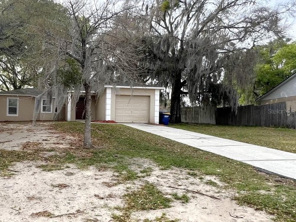 17 BAY RIDGE LOOP MASCOTTE, FL 34753