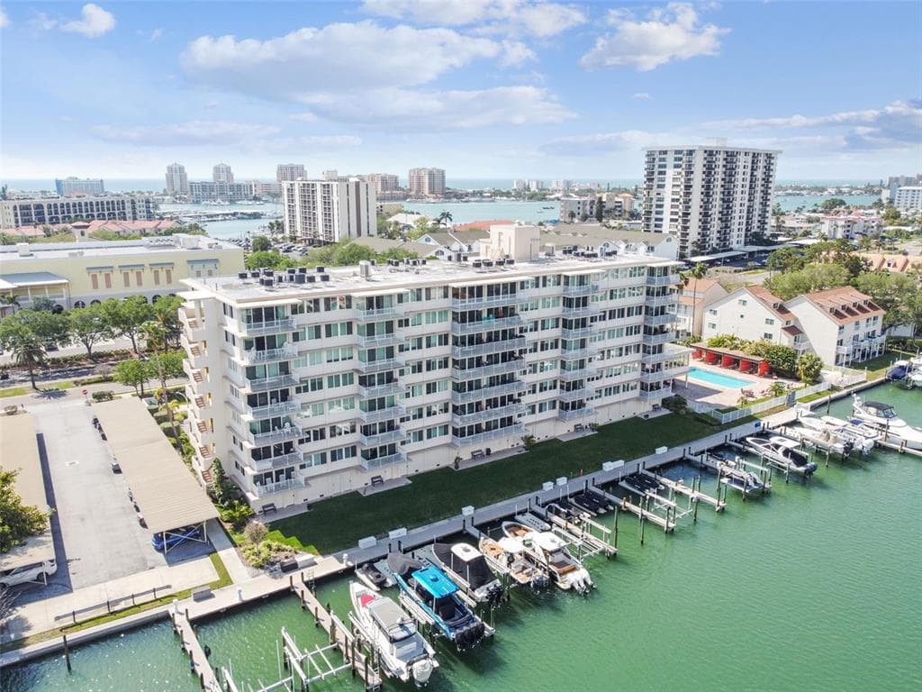 223 ISLAND WAY UNIT 2A CLEARWATER BEACH, FL 33767