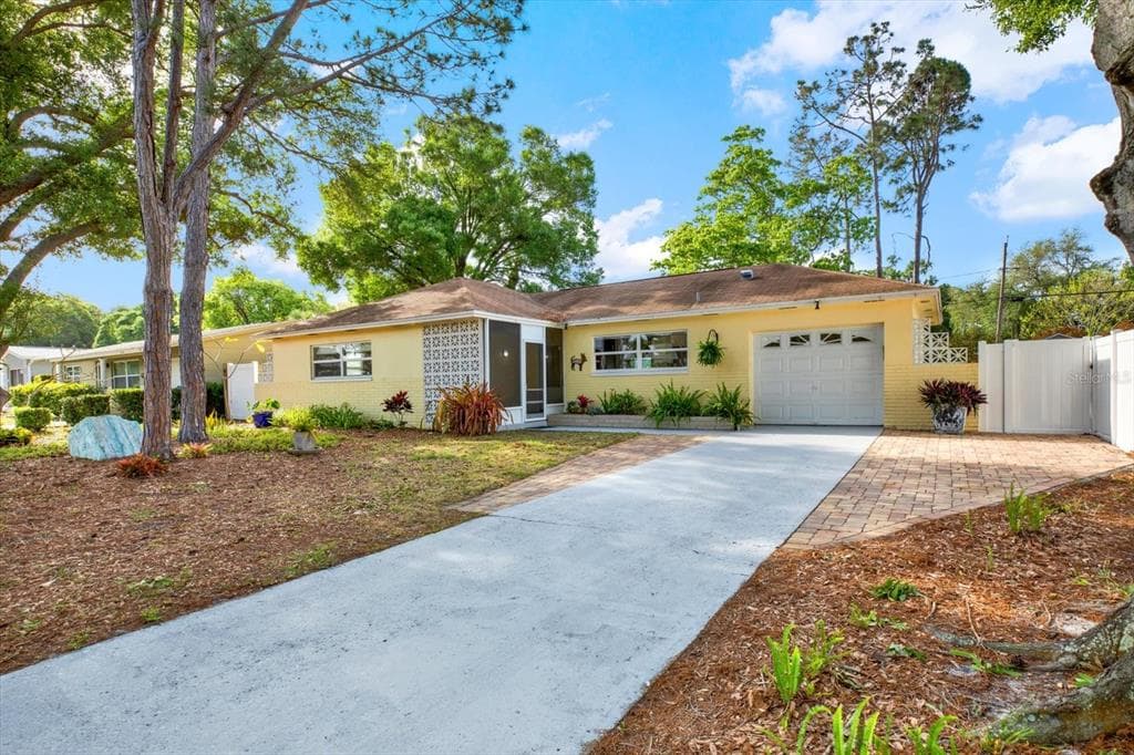 4660 33RD AVENUE N ST PETERSBURG, FL 33713