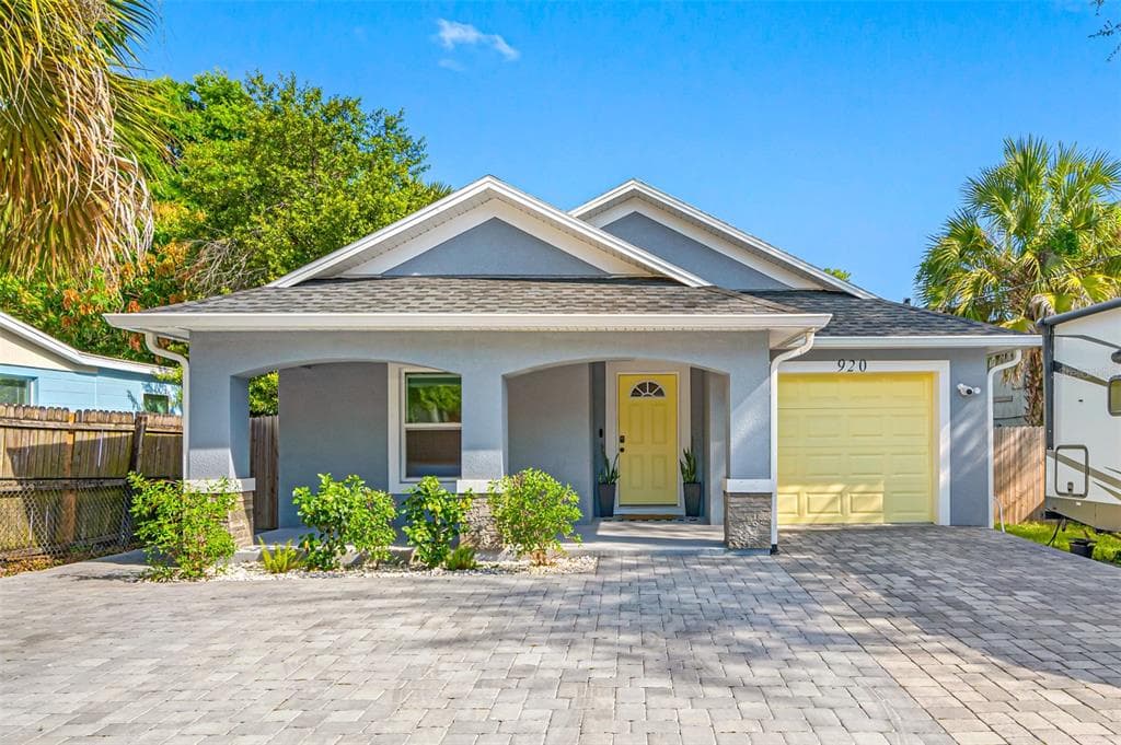 920 N CASTLE COURT TAMPA, FL 33612