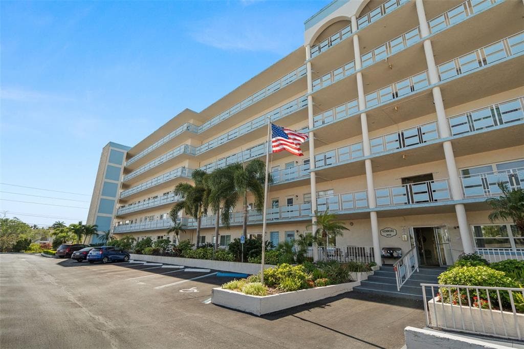 2850 59TH STREET S UNIT 202 GULFPORT, FL 33707