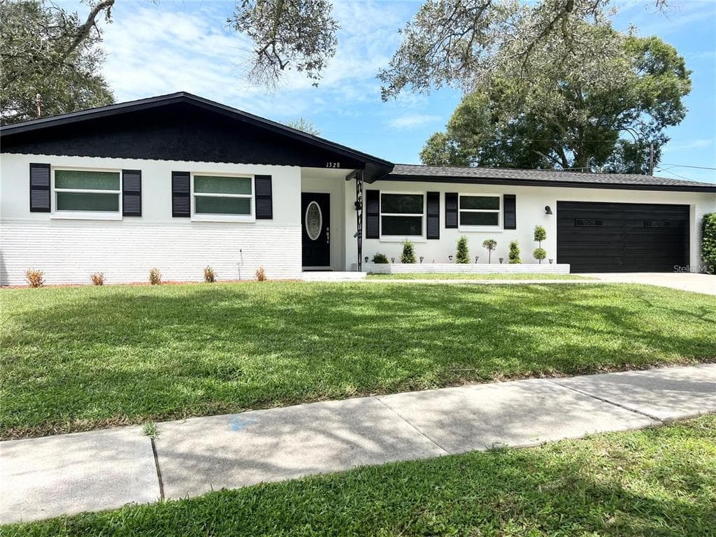 1328 RANCHWOOD DRIVE CLEARWATER, FL 33764