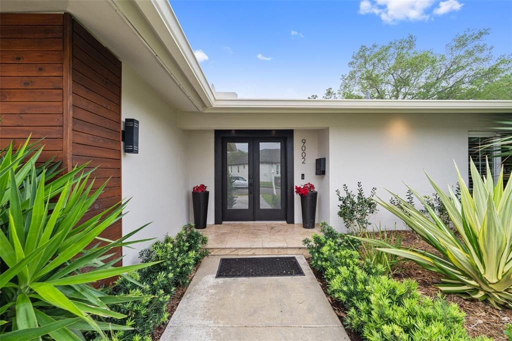 9002 ST ANDREWS DRIVE SEMINOLE, FL 33777