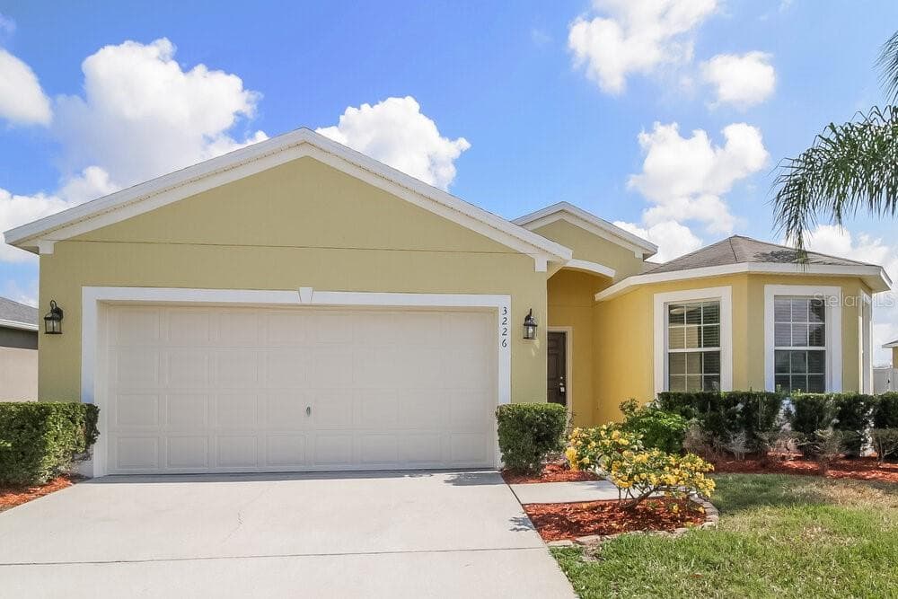 3226 QUEEN ALEXANDRIA DRIVE KISSIMMEE, FL 34744
