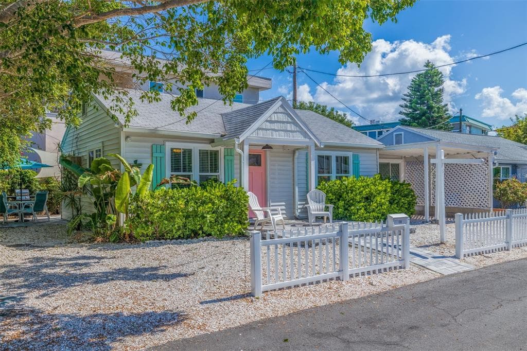 136 93RD AVENUE TREASURE ISLAND, FL 33706