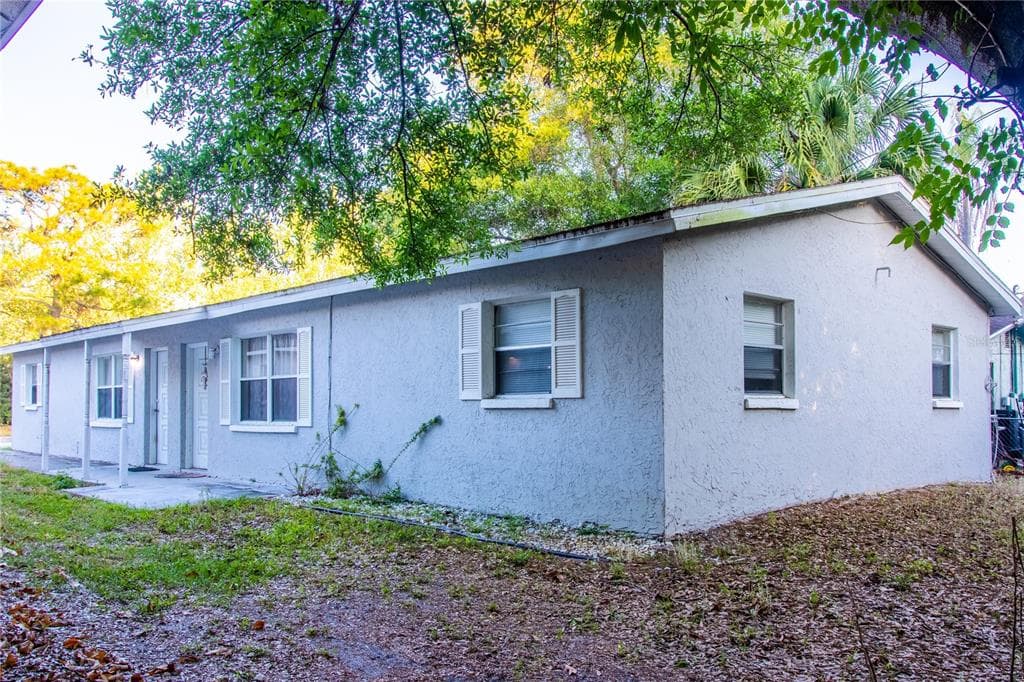 15621 WESTMINISTER AVENUE CLEARWATER, FL 33760