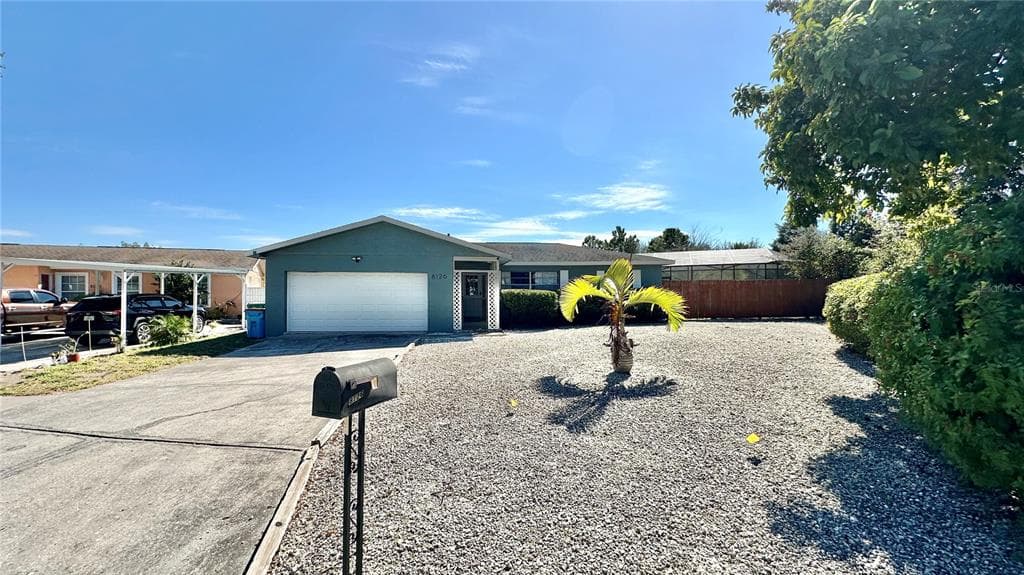 8126 FLAME VINE AVENUE SEMINOLE, FL 33777