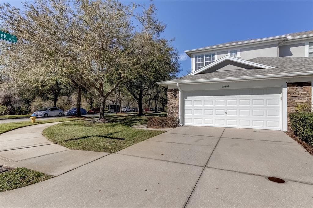 10302 STONE MOSS AVENUE TAMPA, FL 33647