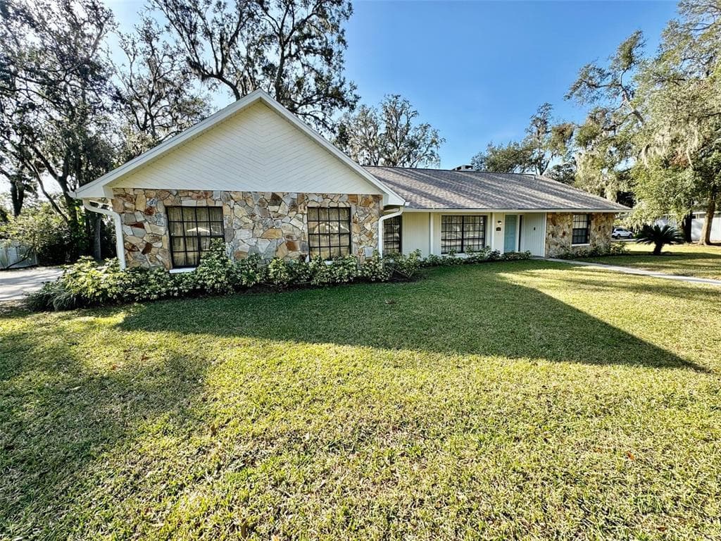 1501 BUELL COURT PLANT CITY, FL 33567