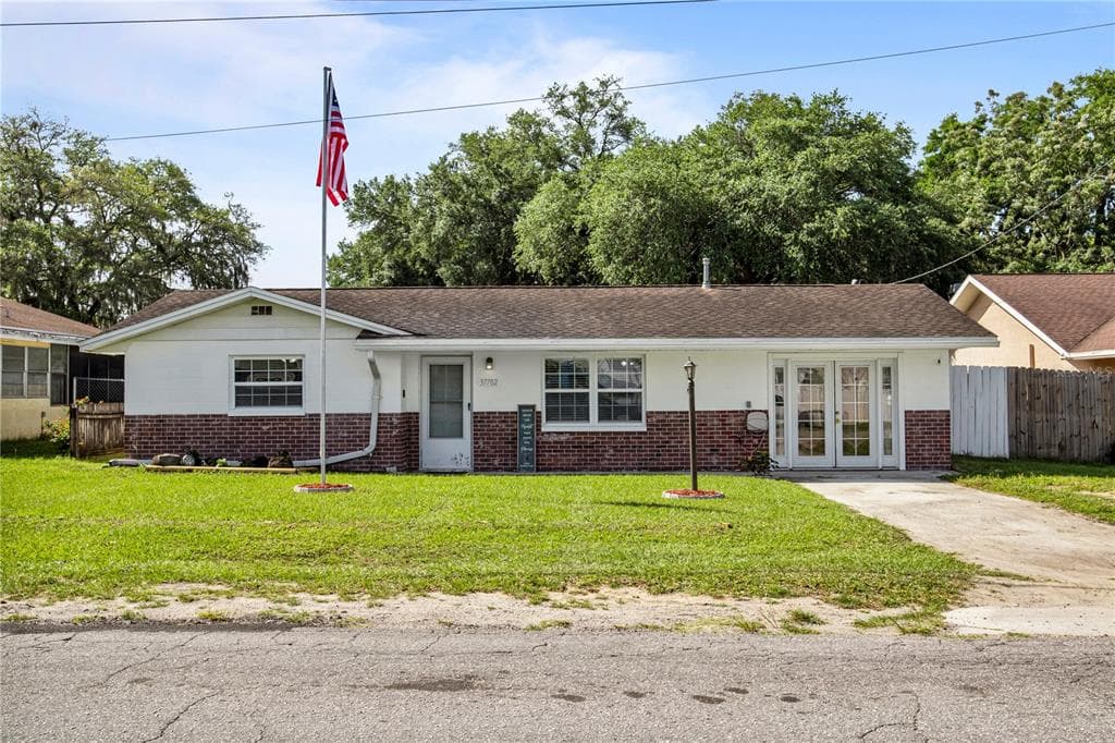 37702 GEIGER ROAD ZEPHYRHILLS, FL 33542