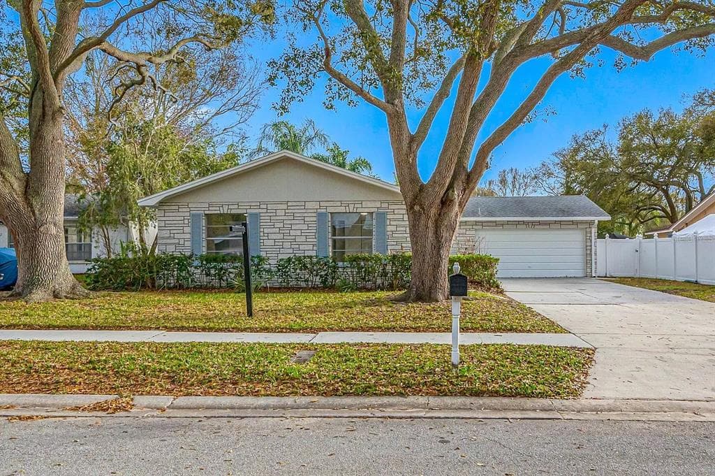1869 TEAKWOOD LANE DUNEDIN, FL 34698