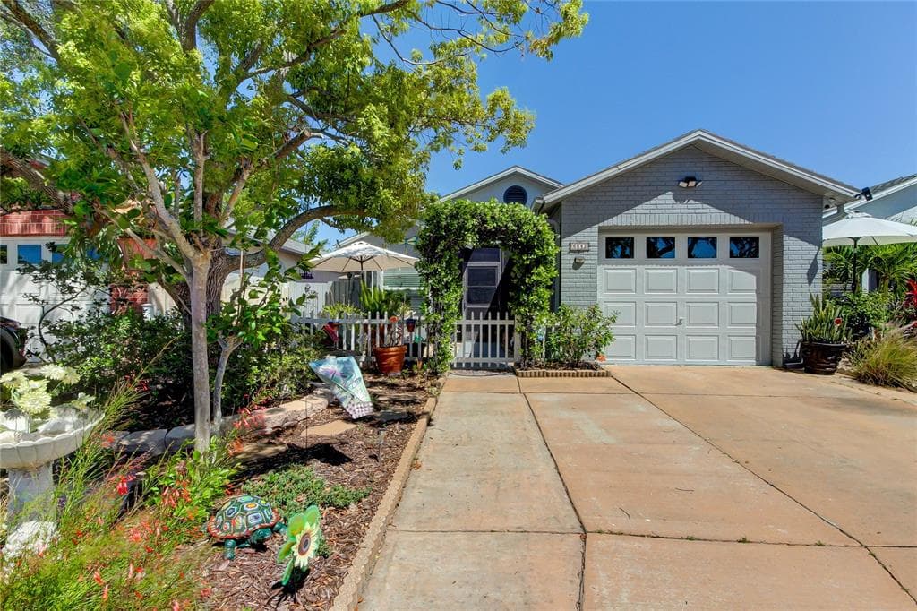 6642 CROSSBOW LANE NEW PORT RICHEY, FL 34653