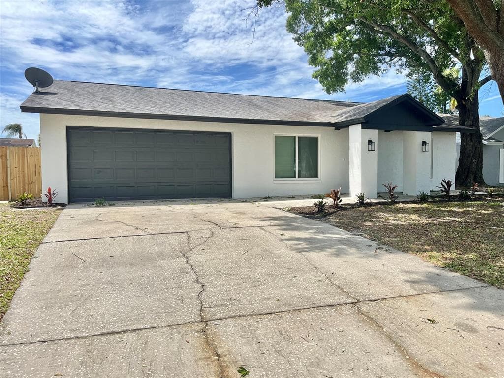 11020 ASHBOURNE CIRCLE TAMPA, FL 33624