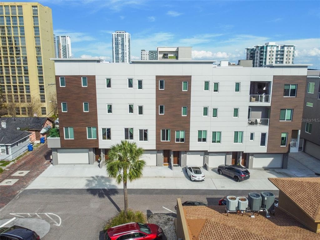 370 6TH STREET S ST PETERSBURG, FL 33701